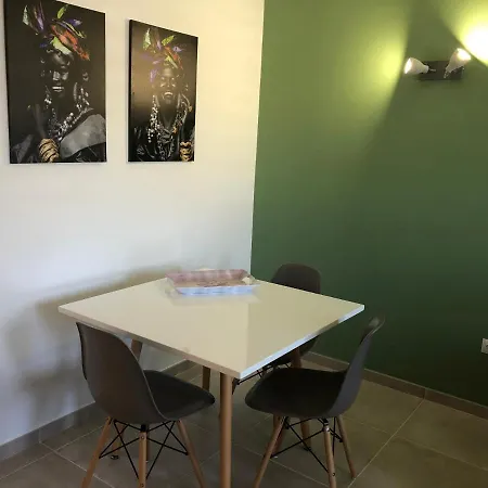 Casa Monroe Op Oasis Tamarindo 1 Corralejo